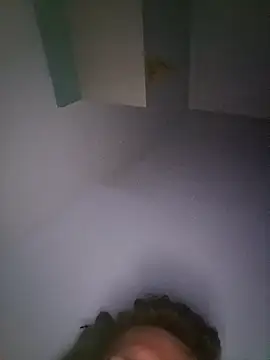 Snapshot of zafiro19@xh chatting on April 3, 8:18 pm zafiro19xh online show from April 3, 8:18 pm