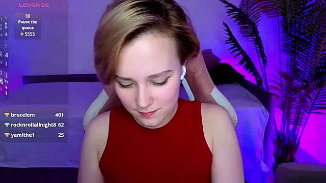 Ellie Heavenly online show from February 1, 7:18 am