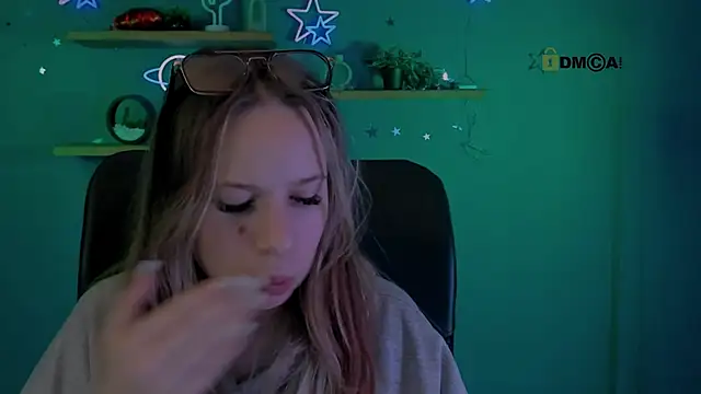 miles candy online show from February 25, 8:29 pm