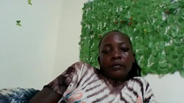 Snapshot of PrettyMesss chatting on March 1, 11:34 am PrettyMesss online show from March 1, 11:34 am