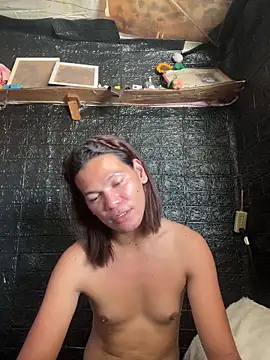 Snapshot of HugeAgatha chatting on February 15, 5:26 am HugeAgatha online show from February 15, 5:26 am