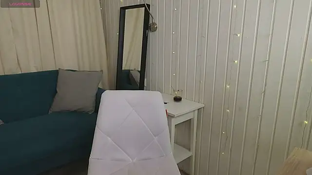 Snapshot of Julies_Lii chatting on February 20, 1:22 pm Julies Lii online show from February 20, 1:22 pm