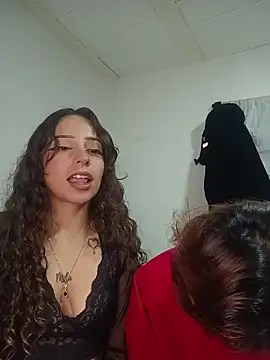AlexxaAndRileyy online show from May 15, 3:46 am