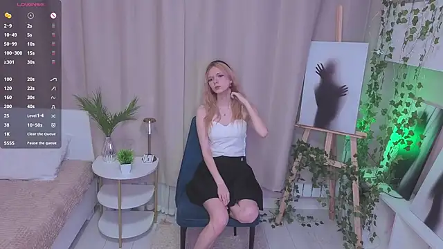 JuanaSumma online show from April 14, 6:19 am