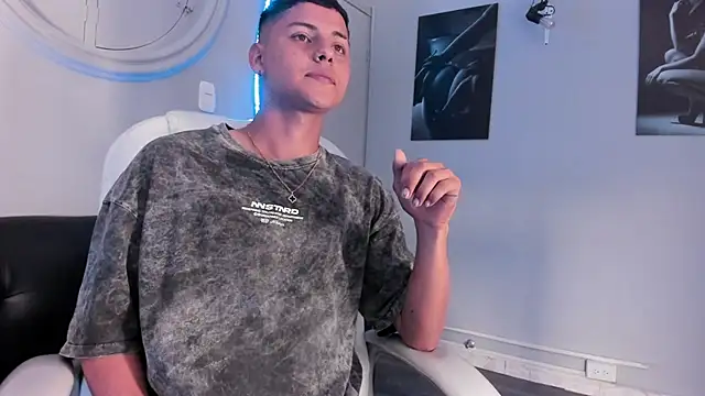 Liam9  online show from January 15, 2:49 am