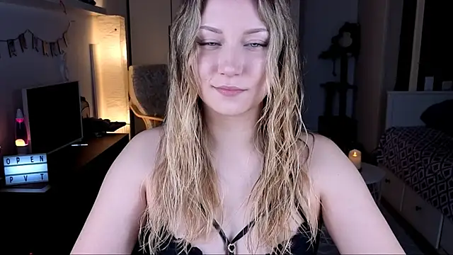 Snapshot of missyourtouch chatting on May 16, 6:28 pm missyourtouch online show from May 16, 6:28 pm