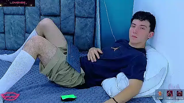 SamBoycash  online show from January 15, 7:39 pm