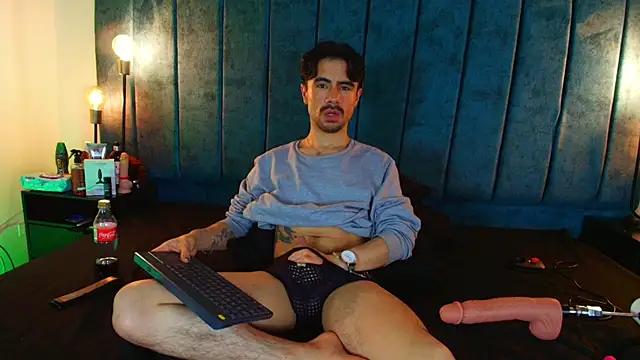 Ethan Briggs  online show from March 12, 3:23 am