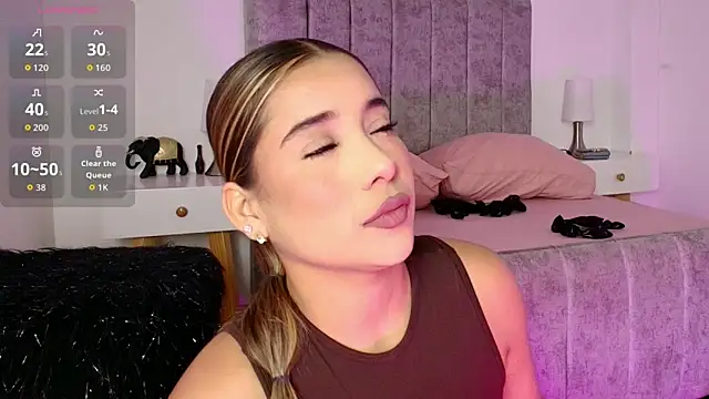 Lucy Carson  online show from February 20, 3:36 am