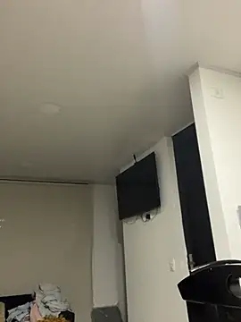 Snapshot of Pretty__Milf chatting on February 28, 9:54 am Pretty Milf online show from February 28, 9:54 am