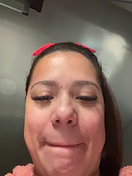 Pretty  Milf online show from March 7, 9:17 am