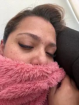 Pretty  Milf online show from April 1, 1:41 pm