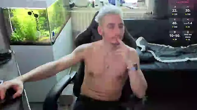 Snapshot of Rayzel_White chatting on January 19, 12:31 pm Rayzel White online show from January 19, 12:31 pm