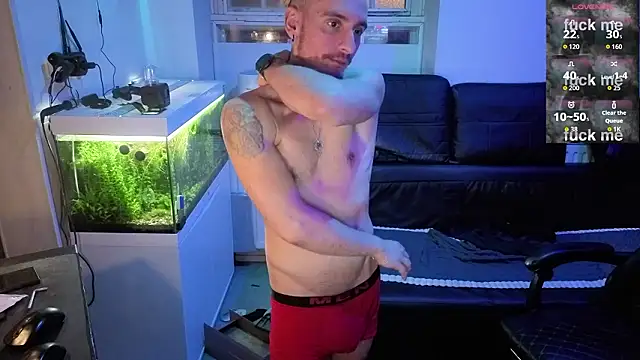 Snapshot of Rayzel_White chatting on February 3, 11:21 pm Rayzel White online show from February 3, 11:21 pm