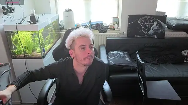 Rayzel White online show from March 19, 3:38 pm