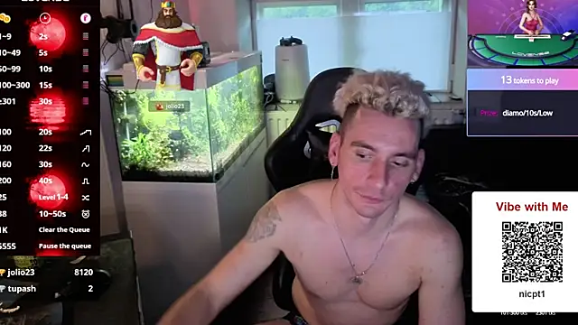 Rayzel White online show from May 24, 7:41 pm