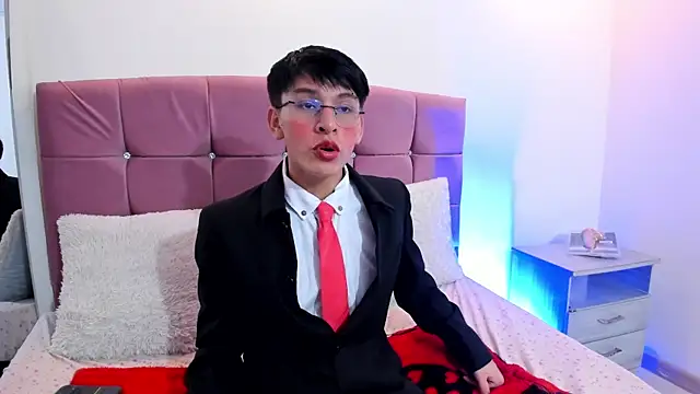 Alexander Collinss online show from February 28, 3:29 am