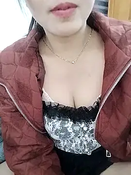 Snapshot of MaiNgoc_sexy chatting on February 4, 1:39 pm MaiNgoc sexy online show from February 4, 1:39 pm