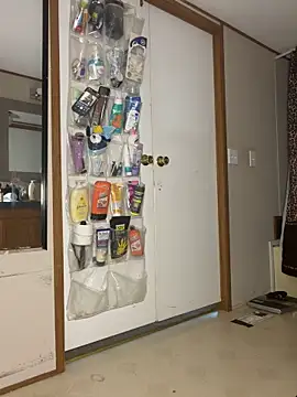 tastemecaroline online show from April 7, 2:28 pm