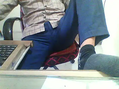 Snapshot of dream_king_1985 chatting on February 18, 5:47 am dream king 1985 online show from February 18, 5:47 am