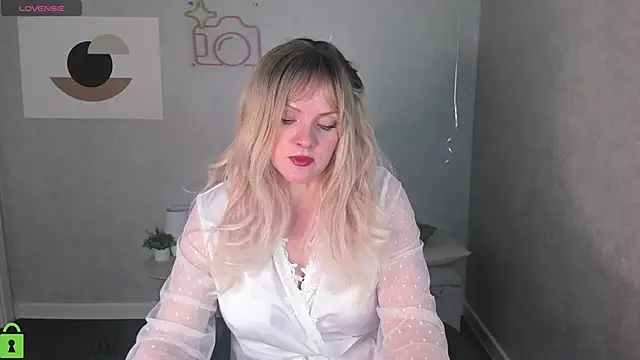 Victoria Nelson online show from March 28, 1:27 am