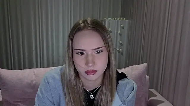 White  a  Black online show from January 15, 9:36 am