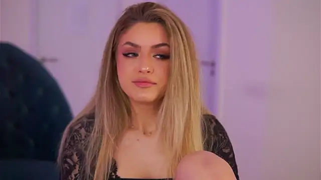 Snapshot of NayaQuinn chatting on January 18, 7:06 pm NayaQuinn online show from January 18, 7:06 pm