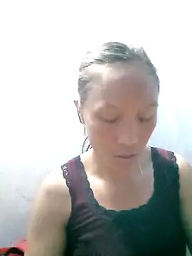 Snapshot of Diana-02 chatting on May 5, 2:36 pm Diana-02 online show from May 5, 2:36 pm