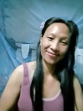 Snapshot of Diana-02 chatting on May 15, 7:10 pm Diana-02 online show from May 15, 7:10 pm