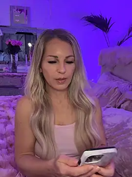 JulieSol online show from February 13, 8:32 am