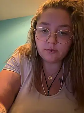 Snapshot of _maracr19_ chatting on July 8, 9:52 pm maracr19 online show from July 8, 9:52 pm