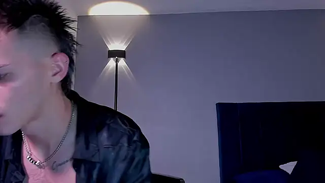 Snapshot of DrakeCarter chatting on February 15, 1:02 am DrakeCarter online show from February 15, 1:02 am