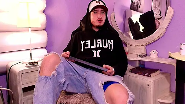 Snapshot of Salvattore_Muller chatting on February 6, 4:28 am Salvattore Muller online show from February 6, 4:28 am