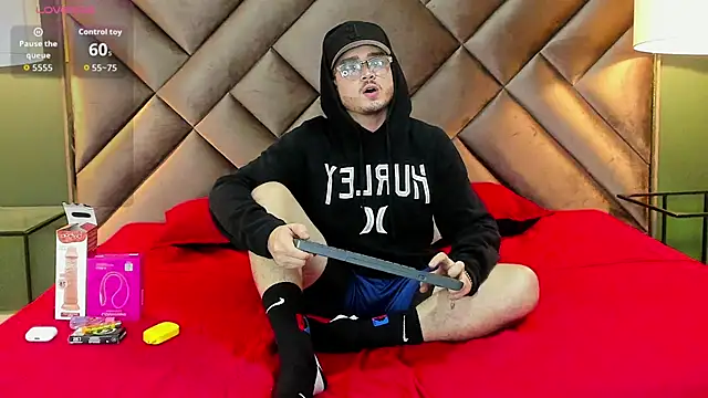 Snapshot of Salvattore_Muller chatting on March 1, 9:28 pm Salvattore Muller online show from March 1, 9:28 pm