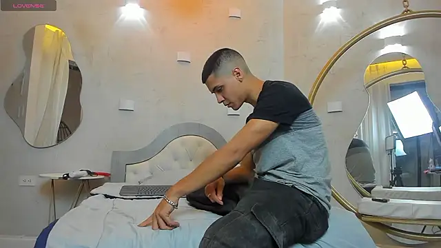 bastian and samantha online show from March 19, 5:44 am