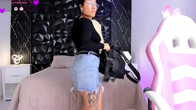 Snapshot of AnaiaClarck chatting on July 20, 3:21 am AnaiaClarck online show from July 20, 3:21 am