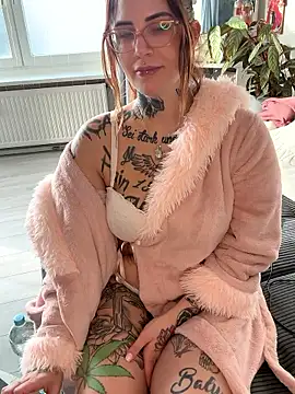 Snapshot of NyxTattoo chatting on January 17, 11:48 am NyxTattoo online show from January 17, 11:48 am