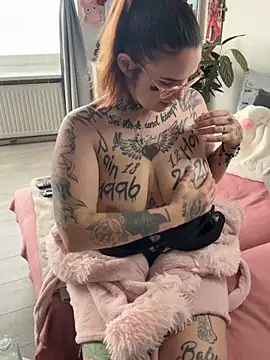 Snapshot of NyxTattoo chatting on February 2, 10:36 am NyxTattoo online show from February 2, 10:36 am