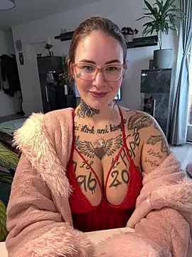 Snapshot of NyxTattoo chatting on February 9, 11:36 am NyxTattoo online show from February 9, 11:36 am