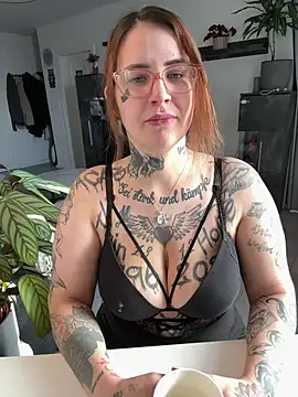 Snapshot of NyxTattoo chatting on February 10, 11:36 am NyxTattoo online show from February 10, 11:36 am