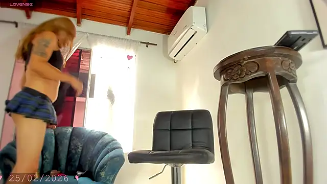 Snapshot of dulce_y_Jhoselin chatting on February 25, 8:29 pm dulce y Jhoselin online show from February 25, 8:29 pm