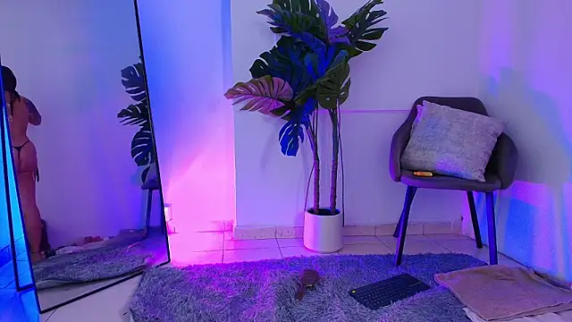 Snapshot of Dakota-bluu chatting on February 16, 2:46 pm Dakota-bluu online show from February 16, 2:46 pm