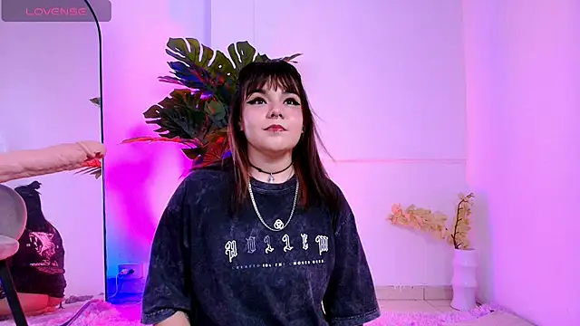 Snapshot of Dakota-bluu chatting on February 26, 2:38 pm Dakota-bluu online show from February 26, 2:38 pm