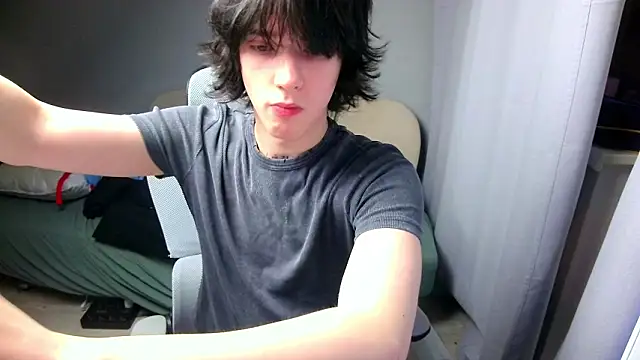 LeonBoykisser online show from March 19, 10:36 pm