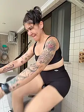 Snapshot of LivA89 chatting on February 18, 7:32 pm LivA89 online show from February 18, 7:32 pm