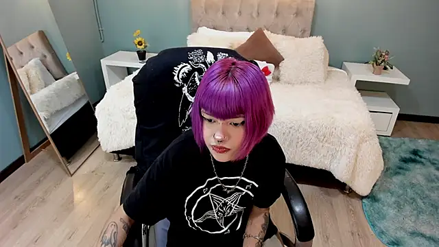 Snapshot of Bela_Craxkerr chatting on February 18, 12:56 pm Bela Craxkerr online show from February 18, 12:56 pm