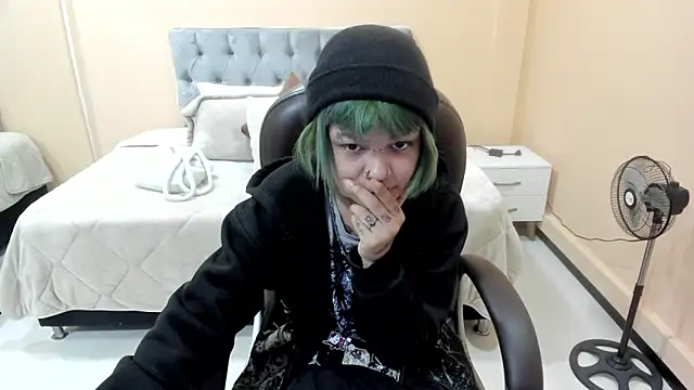 Bela Craxkerr online show from March 5, 12:45 pm