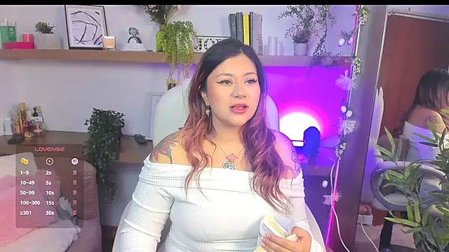 Snapshot of _Lorraine_v chatting on April 13, 2:55 pm Lorraine v online show from April 13, 2:55 pm