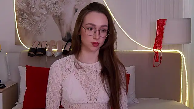 Snapshot of Emily_Simon chatting on March 12, 5:13 am Emily Simon online show from March 12, 5:13 am
