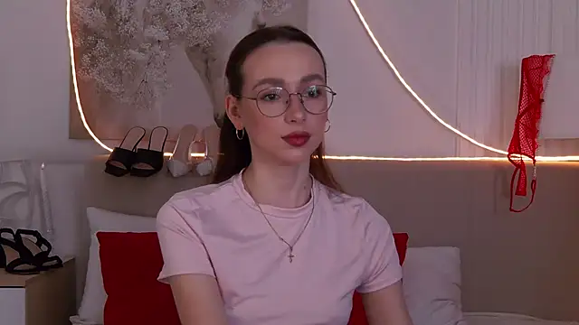 Snapshot of Emily_Simon chatting on March 18, 4:26 am Emily Simon online show from March 18, 4:26 am